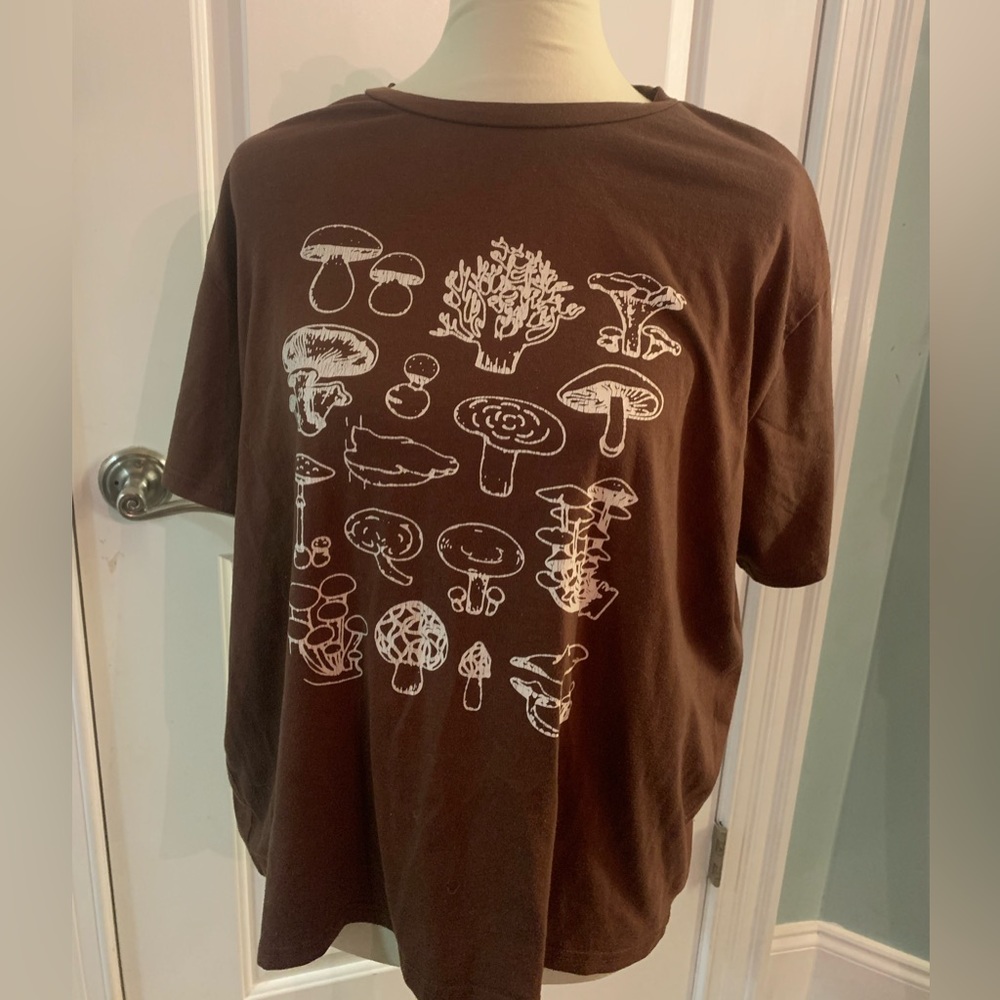 COTTAGECORE cutesy brown and white mushroom tee!! size medium from SHEIN 🤎🍄🌼
